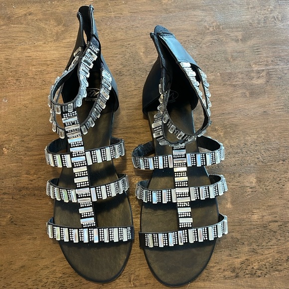 NWT. Rugged Outback. Size 8.5 - Picture 1 of 5